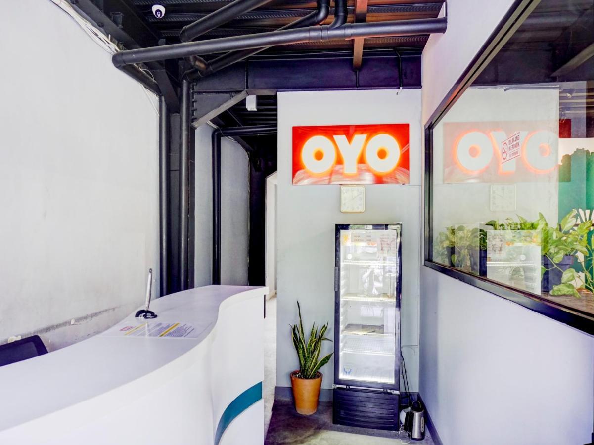 Готель Oyo 1805 Fatmawati Mansion Syariah Джакарта Екстер'єр фото